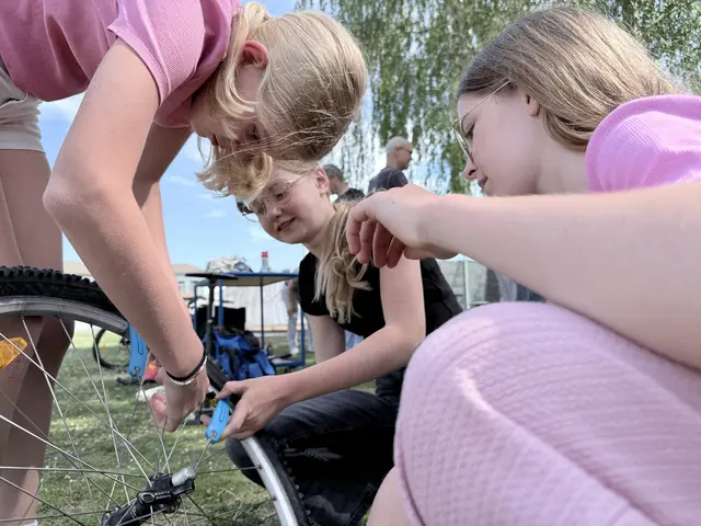 Gemeinsam mit Radland Niederösterreich lädt das Klimabündnis NÖ Schülerinnen und Schüler dazu ein, ihre Räder fit und verkehrstauglich für die Saison zu machen. | Foto: Helga Payer