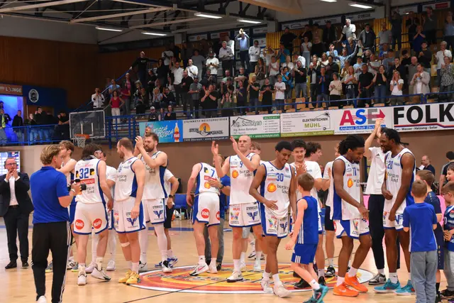 Die Gunners-Spieler durften über das 2:1 jubeln. | Foto: MeinBezirk/Michael Strini