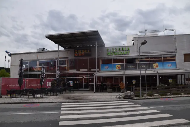 Das Dieselkino Oberwart erweitert um einen Kinosaal und eine Bowlinghalle. | Foto: MeinBezirk/Michael Strini