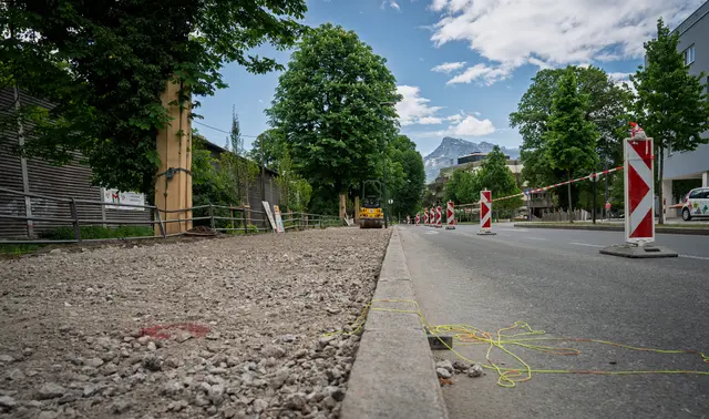 Die Bauarbeiten in der Leopoldskronstraße sollen den Geh- und Radweg sicherer und komfortabler machen. Gleichzeitig werden die Bedingungen für die bestehenden Bäume verbessert. | Foto: Stadt Salzburg/Alexander Killer