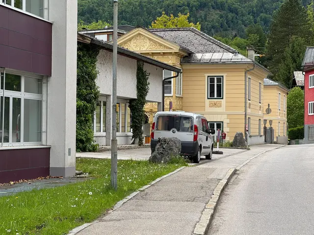 Standort: Kaltenbachstraße bei der HLW Bad Ischl. Das Heck zeigt stadteinwärts. Achtung: Hier sind 30 km/h erlaubt. | Foto: MeinBezirk/Gratzer