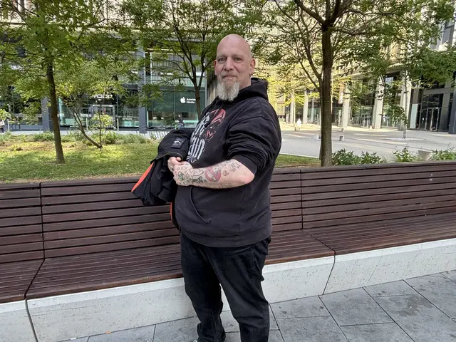 Ghostbusters und Co. auf dem Arm: Wilhelm Gabler hat die Vienna Ghosthunters vor 25 Jahren gegründet. | Foto: Vienna Ghosthunters