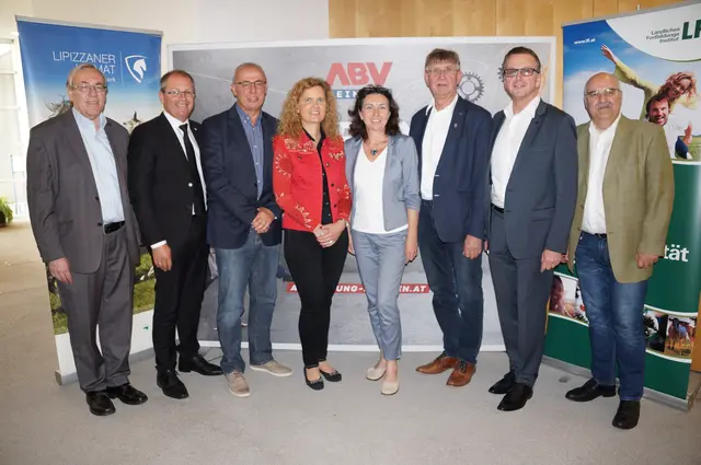Ein Bild mit dem Ausbildungsverbund aus dem Jahr 2018, einige Personen sind inzwischen nicht mehr im Amt. | Foto: Cescutti