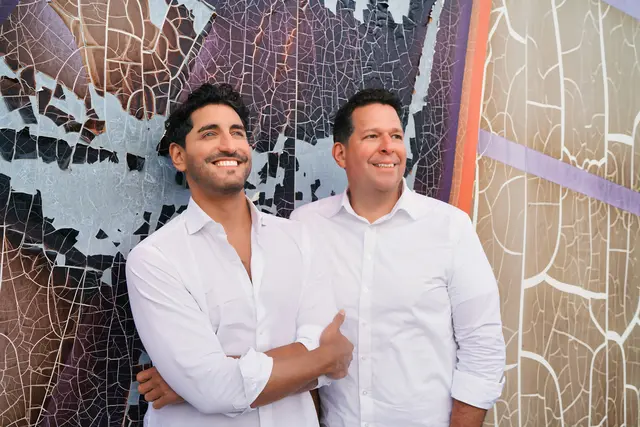 Berny (l.) und Pablo haben gemeinsam einen Song für die kommende Fussball-WM, die am 11. Juni startet, produziert.  | Foto: Berny Schremmer