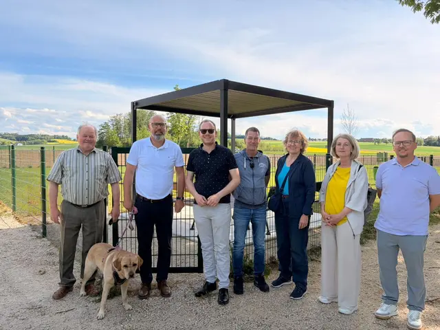 Vizebürgermeister Spat übergibt die neue Hundezone im Sportpark