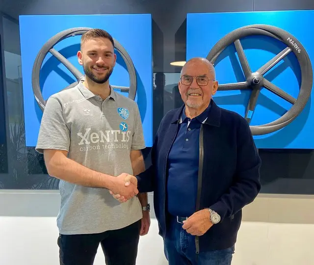 Kenan Pajt, hier mit Otto Kresch, ist der erste HSG-Neuzugang für die kommende Saison. | Foto: HSG Lipizzanerheimat