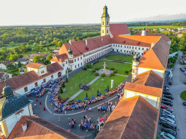 Das Stift Reichersberg ist Gastgeber mehrerer Events – wie dem Weinfest. | Foto: Christian Doms