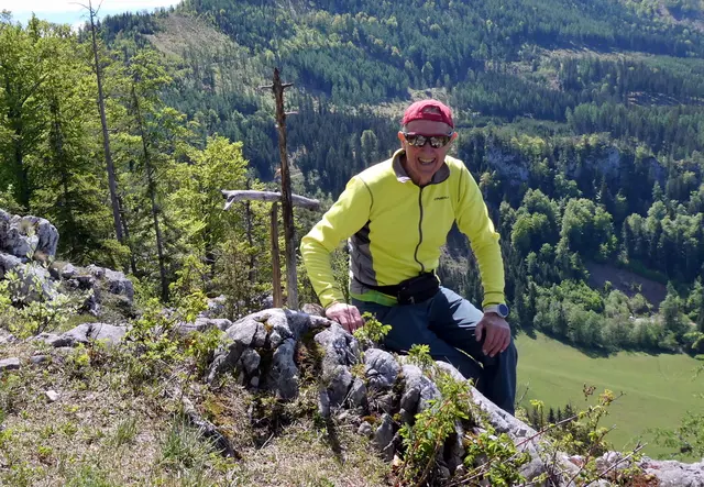 Auf dem aussichtsreichen Sonnstein mit Blick bis ins Gesäuse