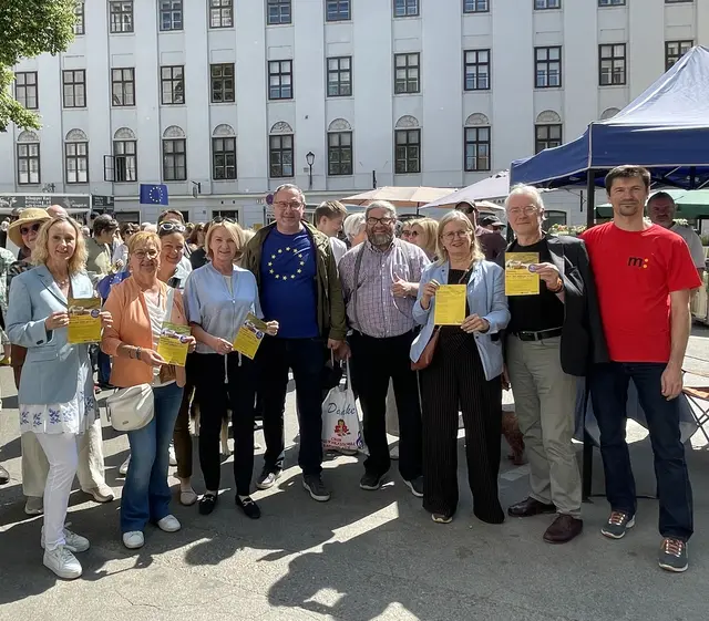 v.li.n.re.: Gemeinderätinnen Eva Hochstöger, Hannelore Rohrhofer, Stadträtin Alexandra Ambrosch, Vizebürgermeisterin Eva Hollerer, EU-Gemeinderat Robert Simlinger, Gemeinderat Klaus Bergmaier, EU-Gemeinderätin Elisabeth Kreuzhuber, Musikschuldirektor Hubert Pölll und Ewald Edtbrustner (Musikschule Krems) | Foto: Stadt Krems