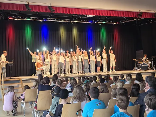 Rund 300 Schüler aus dem Pielachtal gestalteten gemeinsam das Konzert „SchoolSound United“. | Foto: MS Grünau-Rabenstein