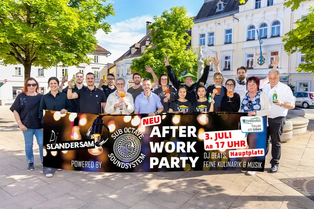 Die erste Afterworkparty steigt am Feldkirchner Hauptplatz. Ein Zusammentreffen von Gastwirten, Unternehmern, Bürgern. | Foto: Stadtgemeinde Feldkirchen
