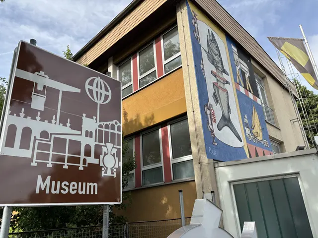 Am Museum Nordwestbahnhof werden die großen Zeiten am Bahnhofsgelände beleuchtet. | Foto: Michael Marbacher/MeinBezirk