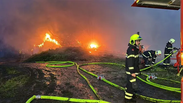 Großbrand auf einem Bauernhof bei Wilhelmsburg | Foto: DOKU-NÖ