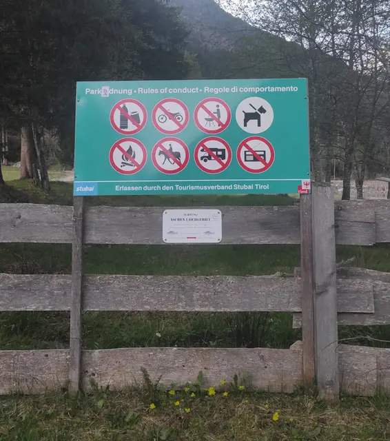 Hinweistafeln sollten beachtet werden! | Foto: TBW Est. Stubai