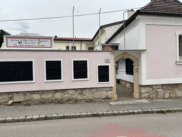 Zuvor war in den Räumlichkeiten des neuen "Groschen"-Kaffeerestaurants eine Konditorei angesiedelt.  | Foto: Stefan Schneider/MeinBezirk