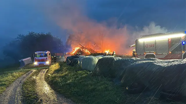 Großbrand auf einem Bauernhof bei Wilhelmsburg | Foto: DOKU-NÖ