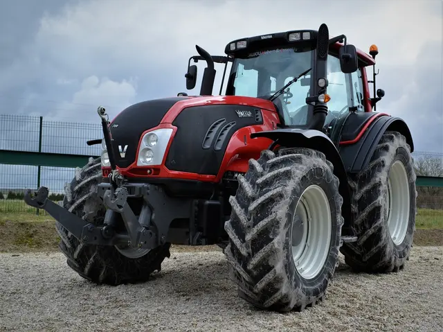Für viele landwirtschaftliche Betriebe gibt es keine Ausweichmöglichkeiten, da Alternativen zu dieselbetriebenen Maschinen meist nicht verfügbar sind (Symbolbild). | Foto: Pixabay