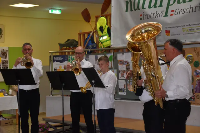Ein Bläserensemble der Musikschule Rechnitz begleitete den Festakt. | Foto: MeinBezirk/Michael Strini
