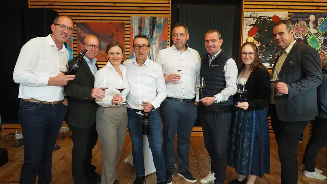 Winzer Ronald Kiss, Weinbaupräsident Andreas Liegenfeld, Verena Klöckl - Geschäftsführerin des Burgenländischen Weinbauverbands, Winzer Hannes Steurer, Winzer Karl Sattler, Obmann von Wein Burgenland und Weintourismus Herbert Oschep, Weinprinzessin Lena Glauber und der Direktor des Bundesamts für Weinbau Rudolf Dorner. | Foto: Nicole Steinberger