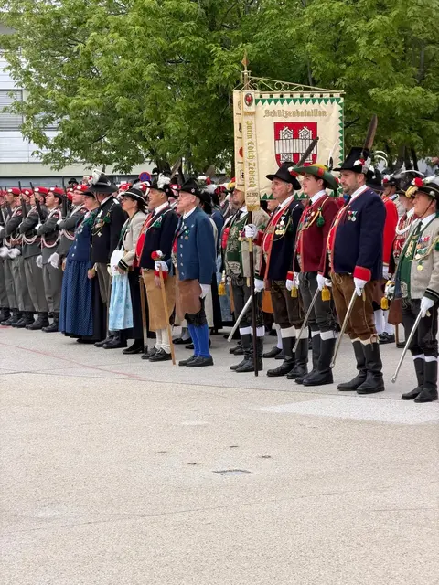 Toller Auftakt zum Alpenregionstreffen der Schützen in Innsbruck. | Foto: Erich Staudinger