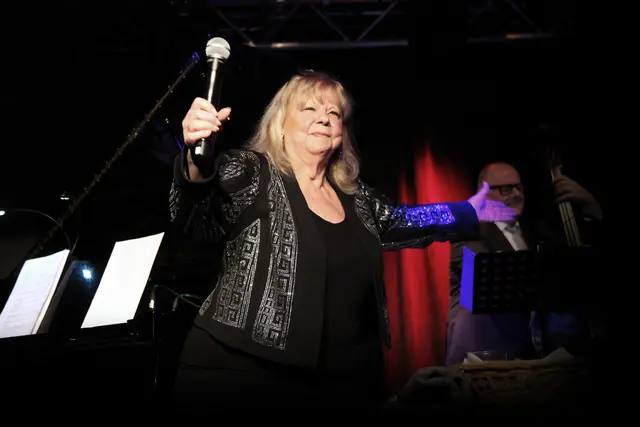 Marianne Mendt brachte mit Jazz, Chanson und Erinnerungen große Klasse in die Stadtbühne Imst.