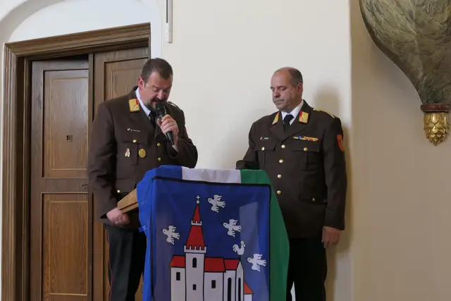 Ansprache des Ehrengasts Bezirksfeuerwehrkommandant Baden Gerald Peter | Foto: Jona Brodhagen