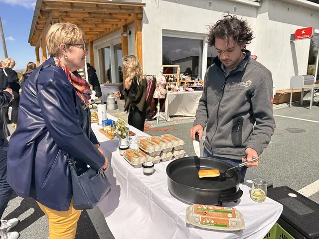 Regional schmeckt einfach besser - Davon durften sich die Marktbesucherinnen und Besucher bei kleinen Kostproben selber überzeugen.  | Foto: Lisa Stöckl