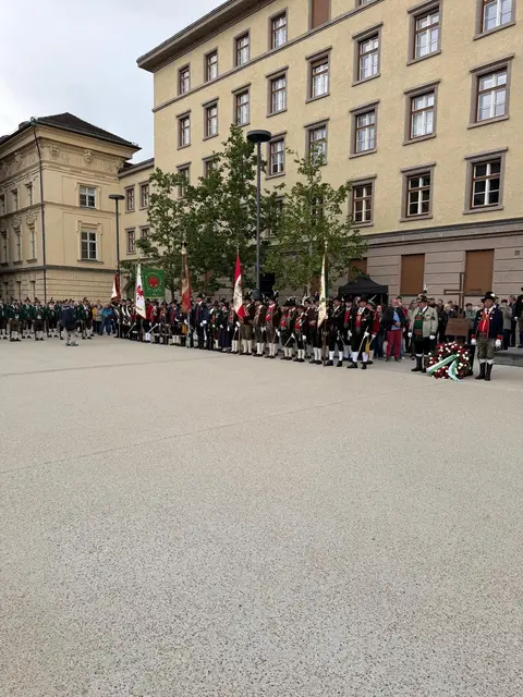 Toller Auftakt zum Alpenregionstreffen der Schützen in Innsbruck. | Foto: Erich Staudinger