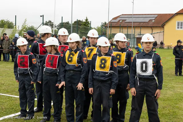 Team Rauchenwarth mit Schüller Markus (9) - die Farben der Nummern geben den Aufgabenreich im Wettbewerb vor. | Foto: cine-motion.at / R. Ivanek