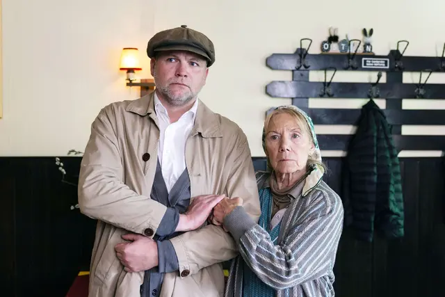 Im "Eierkratz-Komplott": Thomas Stipsits und Erika Deutinger. | Foto: ORF/Mona Film/Victoria Herbig