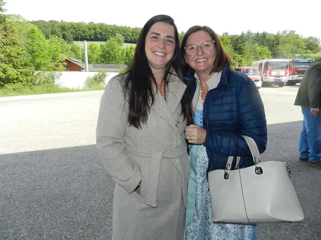 Nicole Göschelbauer und LAbg Doris Schmidl | Foto: Heribert Punz