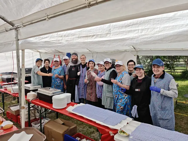 Die Küchencrew stand für das leibliche Wohl der Besucherinnen und Besucher parat. | Foto: Elke Hörist