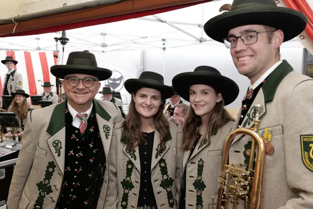 Die Musikkapelle Aspangberg-St. Peter spielte auf. | Foto: Santrucek