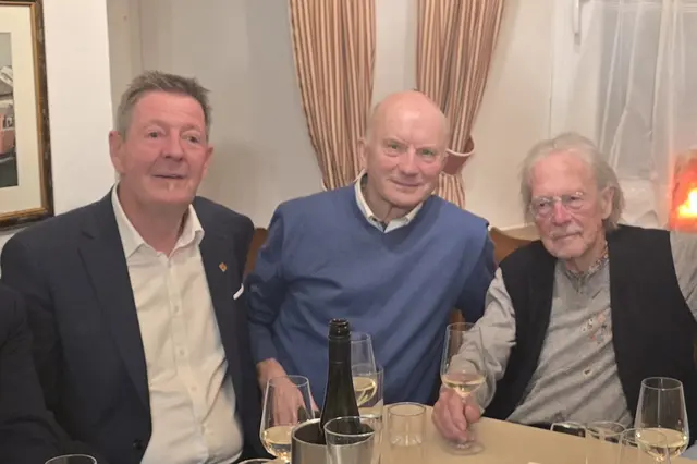 Beim Besuch in Griffen (von rechts): Peter Handke, Valentin Hauser und Bürgermeister Josef Müller | Foto: Privat/Mario Snobe