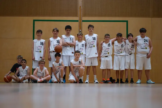 Die Mittelschule Hollabrunn feierte den Vizelandesmeistertitel im U13-Basketball. | Foto: Mittelschule Hollabrunn