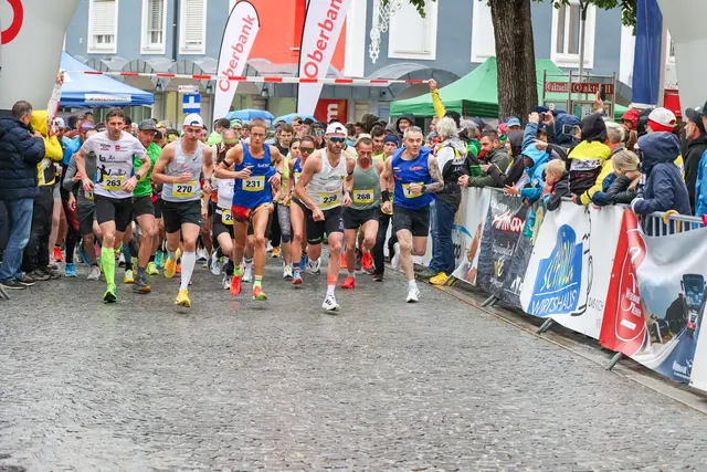Ein großes Starterfeld gab es auch heuer wieder beim Stadtlauf in Kirchdorf. | Foto: Waibel