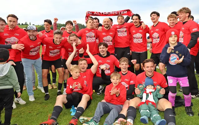 Freude beim FC Altmünster – der Meisteritel in der 2. Klasse Süd ist fix. | Foto: Hörmandinger
