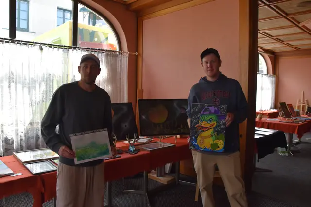 Michael Pokorny und Jakob Riesenhuber präsentierten ihre Kunstwerke beim Gassl-Festival in Purgstall an der Erlauf.