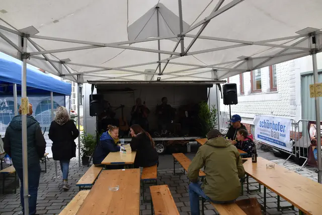 Trotz widriger Witterungsbedingungen wurde beim fünften Gassl-Festival des Bunker-Kollektivs im Purgstaller Ortskern ordentlich gefeiert.