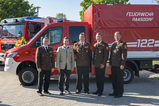 Die Gemeinde ist stolz auf das neue Feuerwehrauto. | Foto: FF Raasdorf