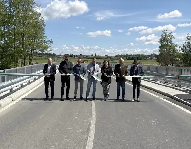 Sportliche Bauzeit: Im Beisein von Verkehrslandesrätin Claudia Holzer wurde die neue „Sulmbrücke Aflenz” eröffnet. | Foto: Land Steiermark