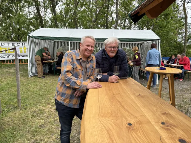 Regionale Weine luden zum Verkosten ein | Foto: Alexandra Goll