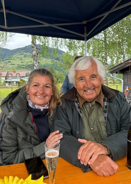Sylvia Möschl und mit Turnierrichter Robert Jauck. | Foto: Marlene Gruber