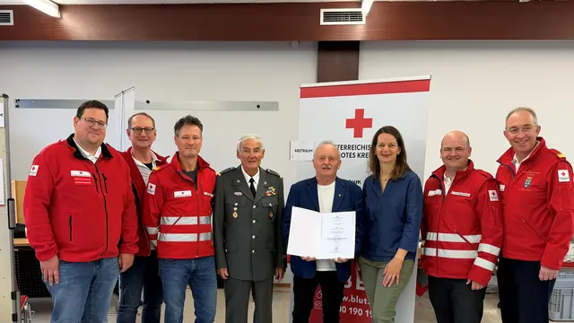 Jürgen Unterberger, Bruno Kernstock, Michael Praska, Franz Ecker, Maximilian Nöbauer, Kerstin Suchan-Mayr, Matthias Kerschbaumsteiner, Stefan Matura (v. li.)
 | Foto: RK NÖ