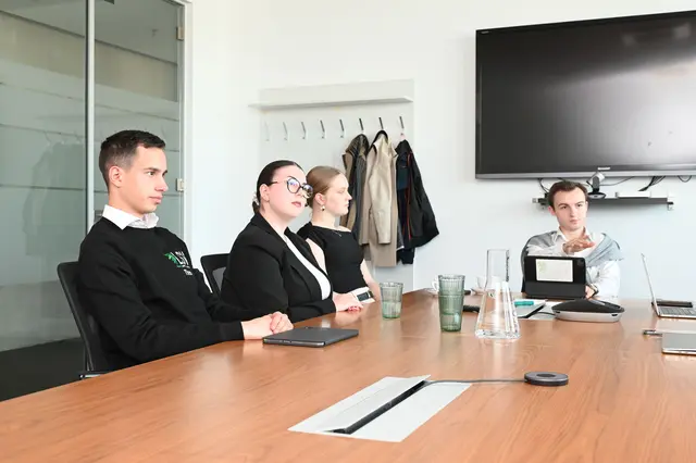 Besprechung