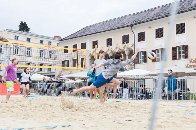 Dieses Strandfeeling mitten in der Stadt gibt's nur einmal im Jahr. | Foto: Martin Meieregger