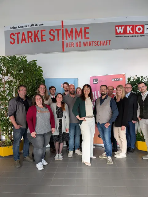 Michael Miedler, Claudia Haider-Maurer, Julia Muthsam, Dominik Lugauer, Karin Penz, Kevin Windhaber, Stephan Ortbauer, Elisabeth Herynek, Vortragende Liane Kainz-Wöchtl, JW-Bezirksvorsitzender Lukas Karl, Harald Hofmann, Natalie Frühwirth, Marcel Hobbiger und Josef Höfinger (v.l.). | Foto: WK Zwettl