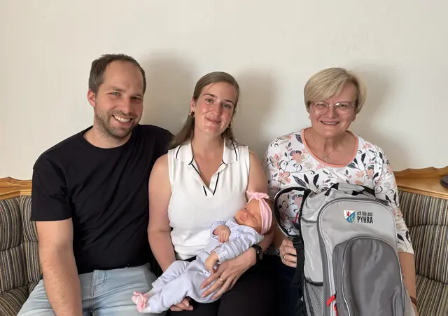Michael Lechner, Helga Kaswurm mit Tochter Leona und Vizebgm. Erika Zeh | Foto: Gde. Pyhra
