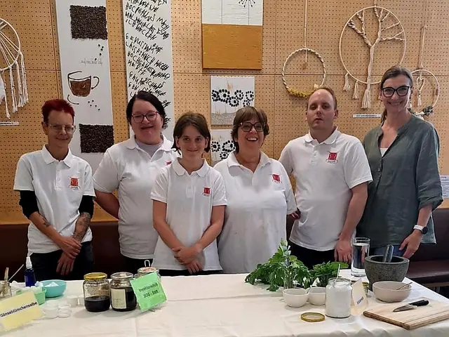 Mit Kräuterpädagogin Elfi Petschnig wurde im Generationen-Café ein toller Frühlingskräuter-Workshop durchgeführt. | Foto: Gesunde Gemeinde Völkermarkt