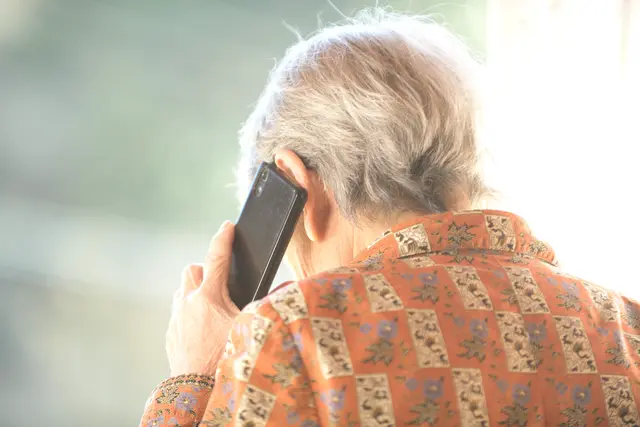 Der Unbekannte soll die 75-Jährige zur Freigabe von insgesamt sieben Transaktionen verleitet haben.(Symbolfoto) | Foto: stock.adobe.com/at/ hanafujikan 